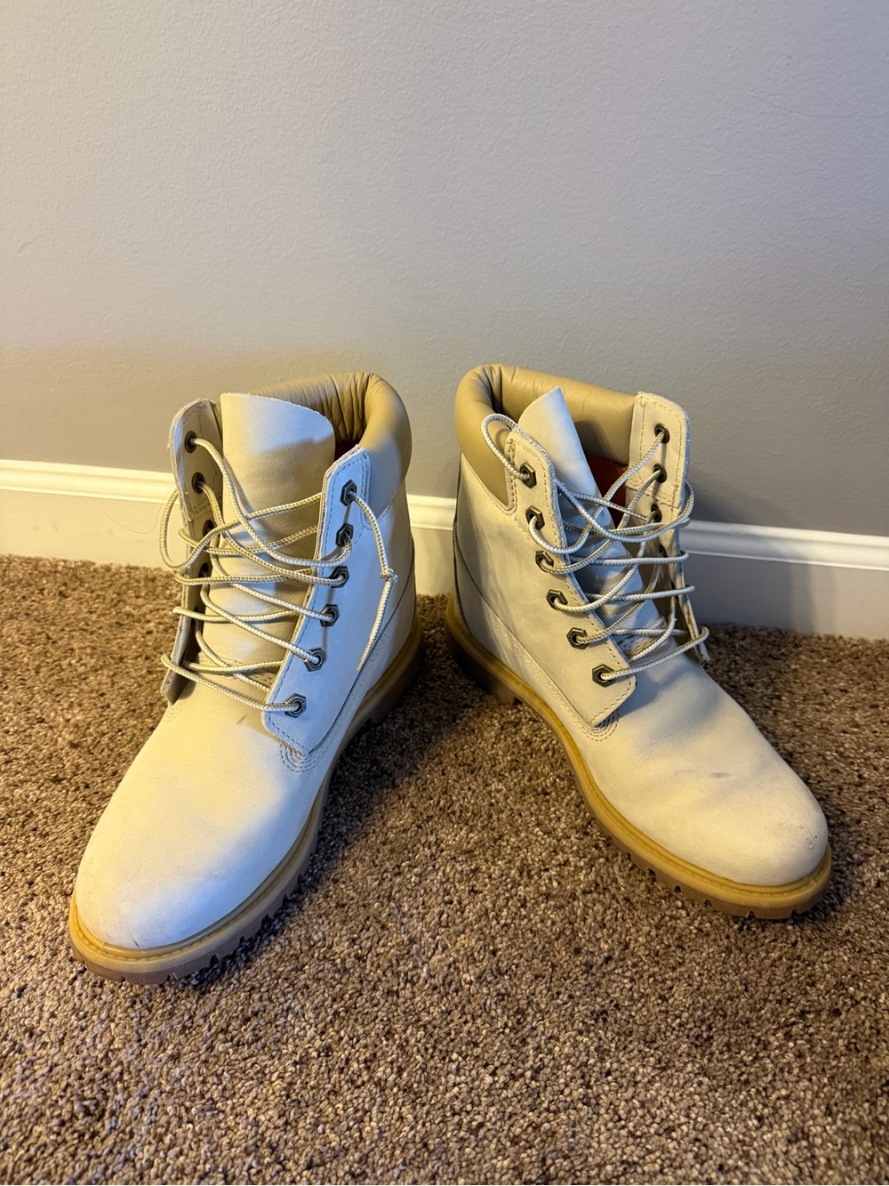 Timberland Cream Lace-Up Women's Winter Boots with Tan Sole